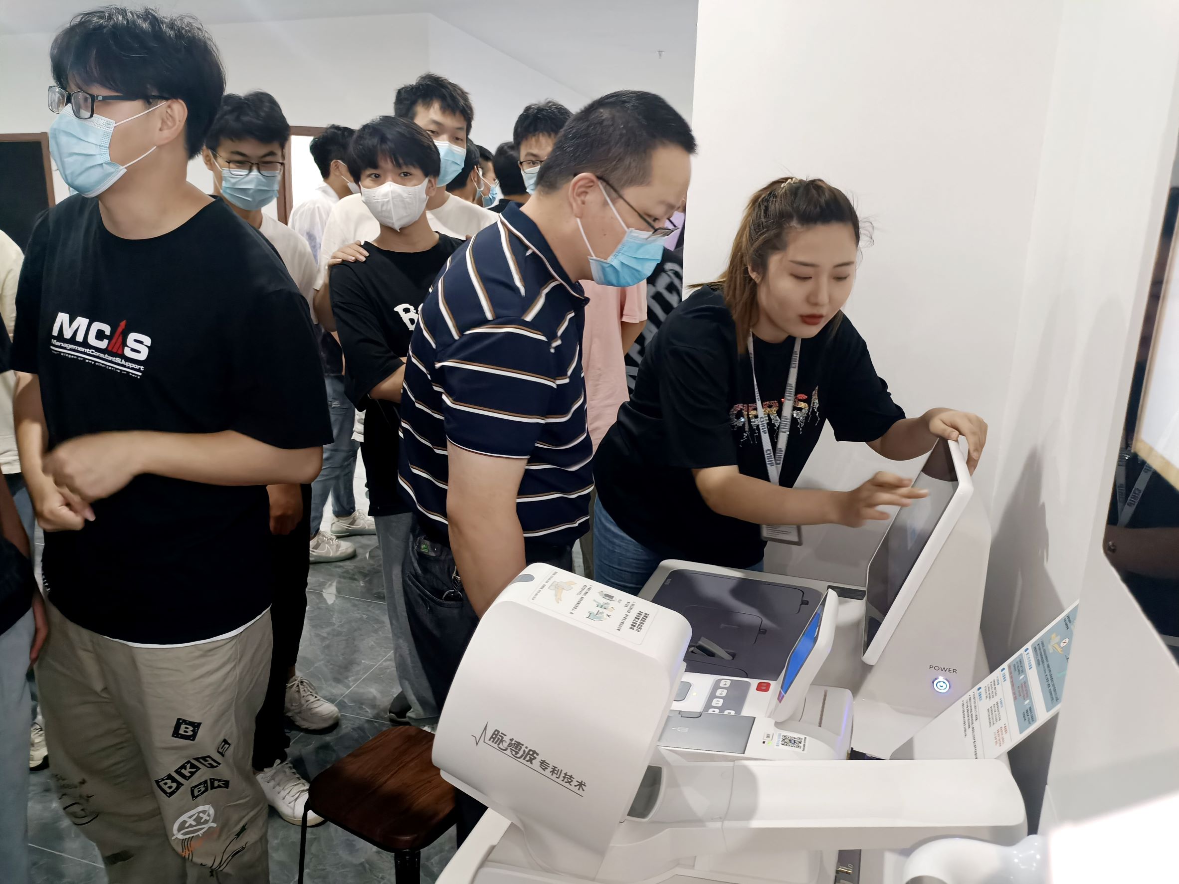 安理大人工智能学院授牌仪式在yd2333云顶电子游戏举行
